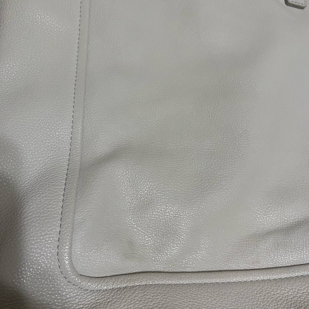 Marc by Marc Jacob’s Revolution Leather Zip Tote - Picture 5 of 13
